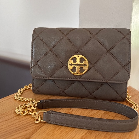 Tory Burch Handbags - Tory Burch Leather crossbody bag